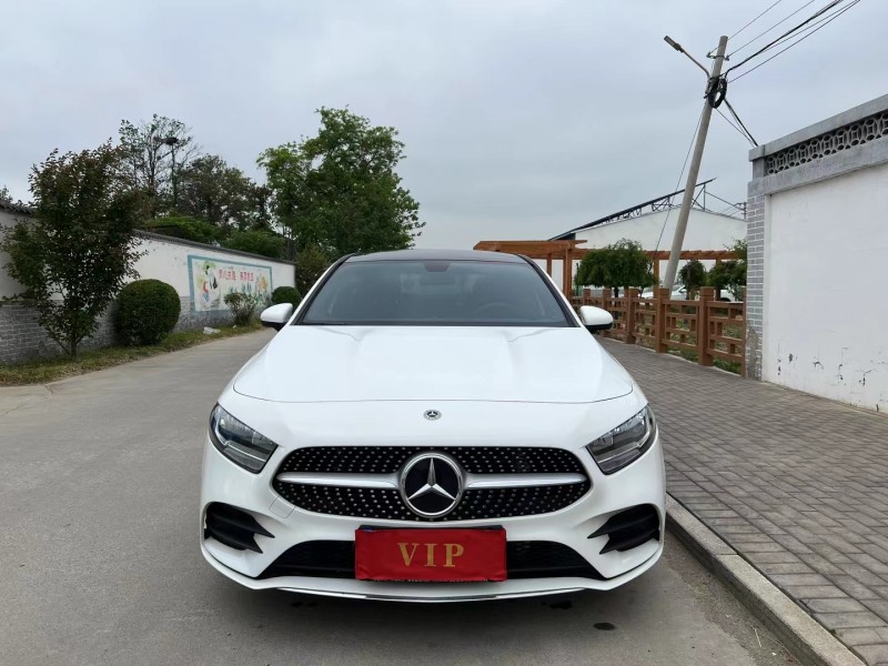青岛23年奔驰A1