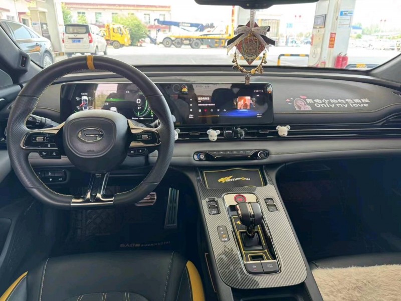 保定21年传祺影豹8