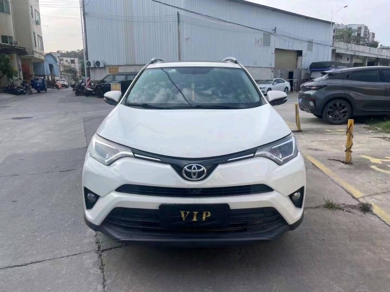 广州17年丰田RAV41