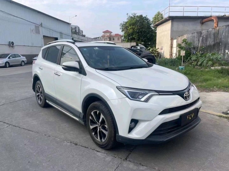 广州17年丰田RAV43