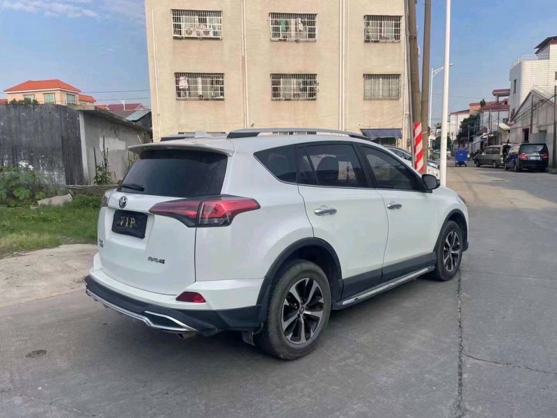 广州17年丰田RAV49
