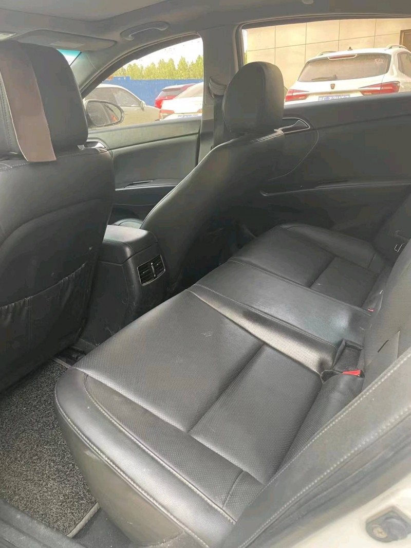 保定13年现代名图8