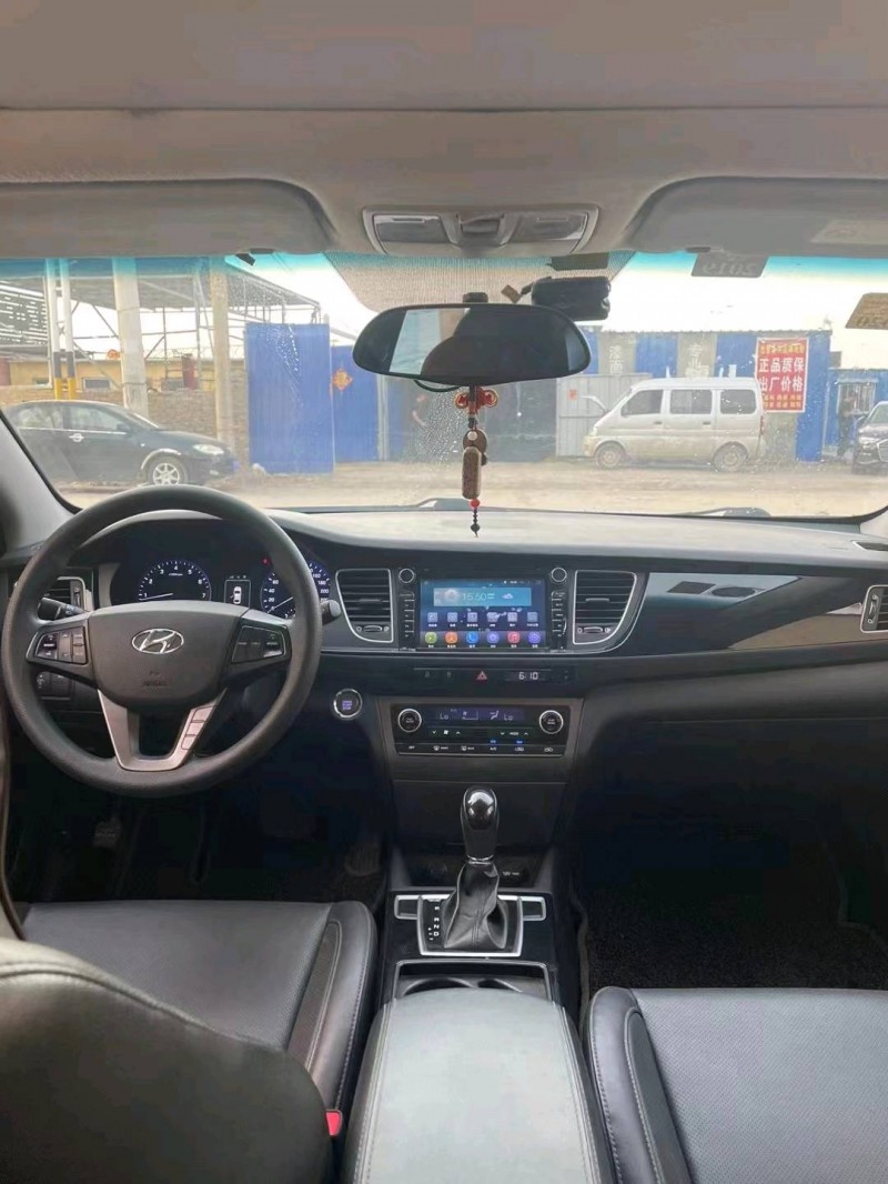 保定13年现代名图9