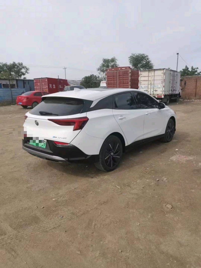 保定22年别克威朗5