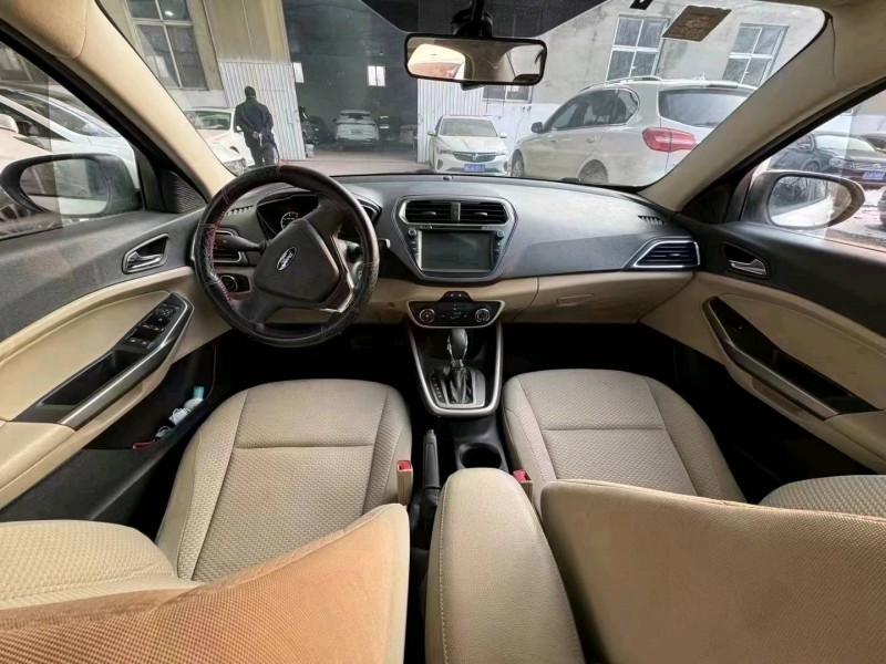 保定18年福特福睿斯5