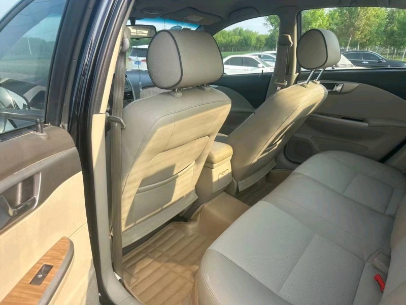 保定16年别克凯越6