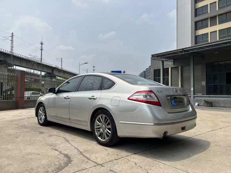 佛山10年日产天籁8