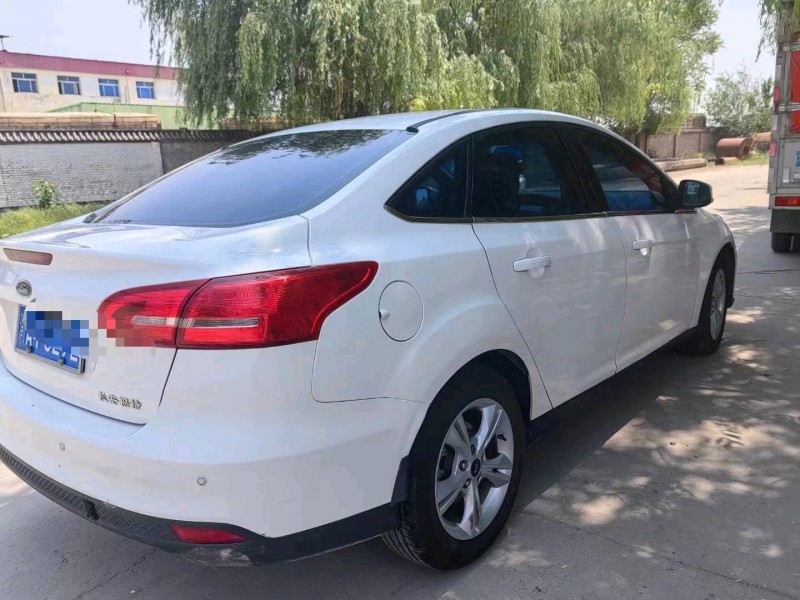 保定15年福特福克斯8