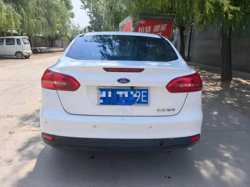保定15年福特福克斯9