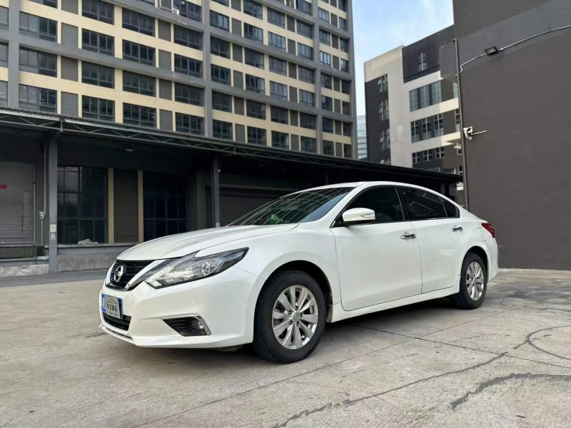 佛山17年日产天籁3