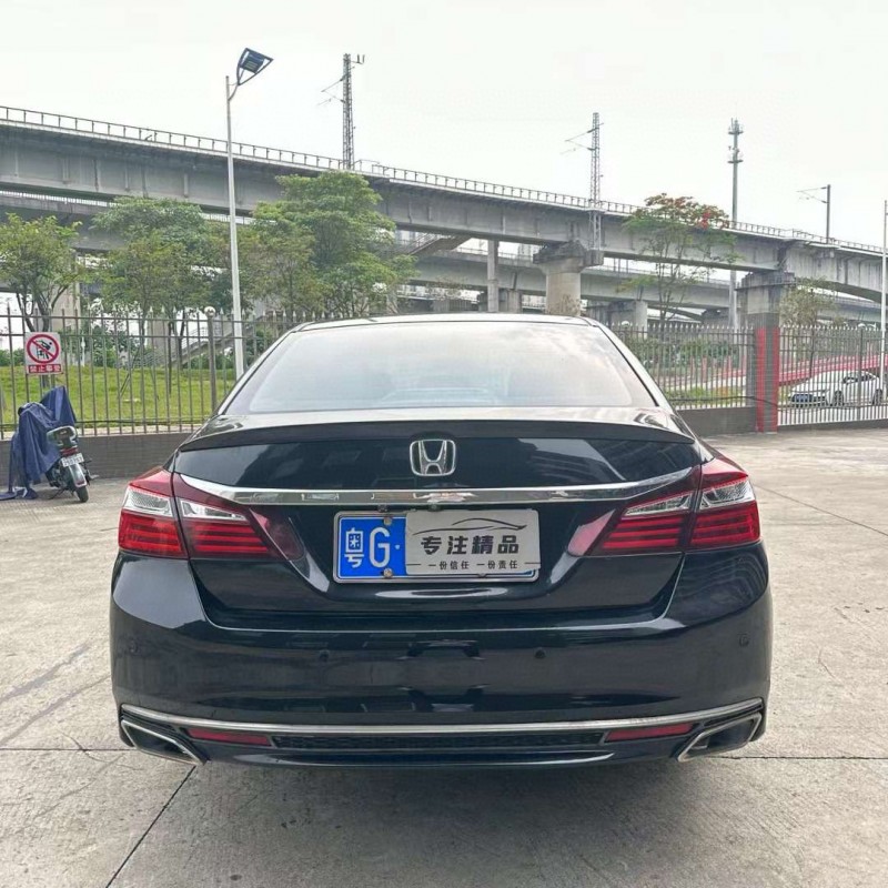 佛山16年本田雅阁9
