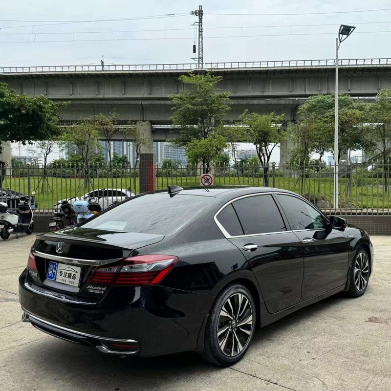 佛山17年本田雅阁8