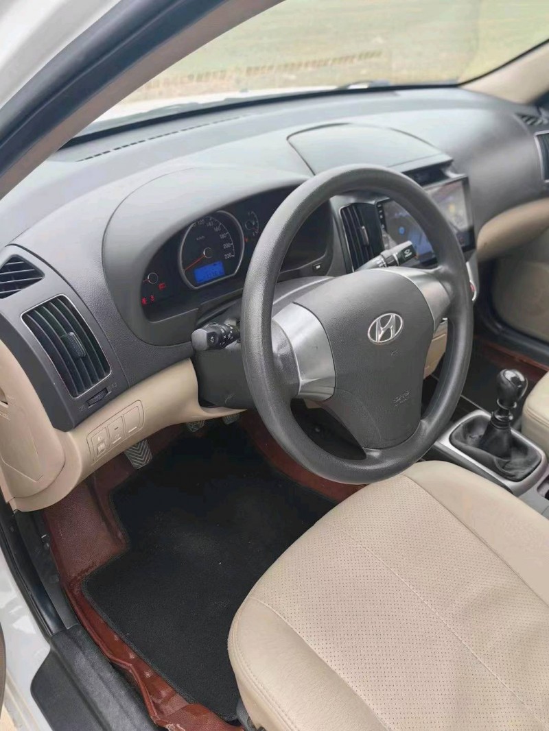 保定15年现代悦动6