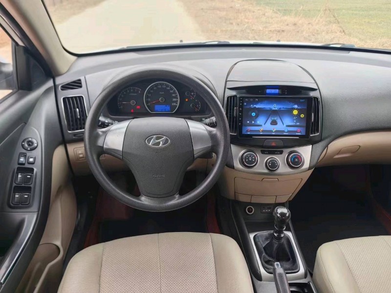 保定15年现代悦动7