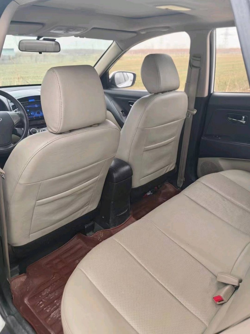 保定15年现代悦动8