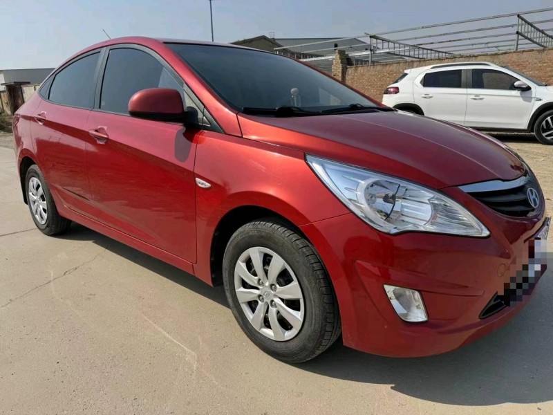 保定14年现代瑞纳2