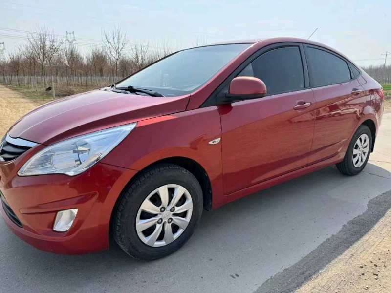 保定14年现代瑞纳3