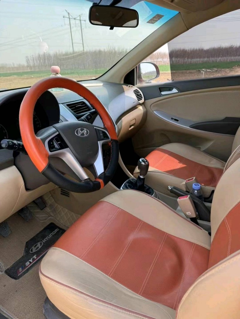 保定14年现代瑞纳7