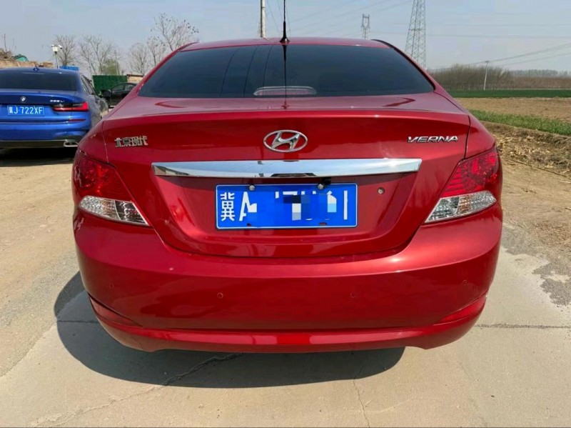 保定14年现代瑞纳9