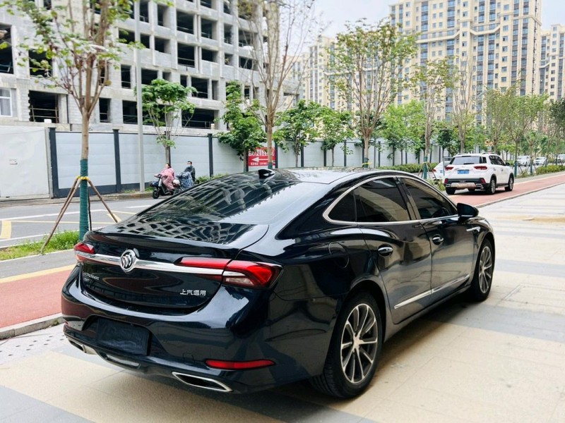 聊城20年别克君越9