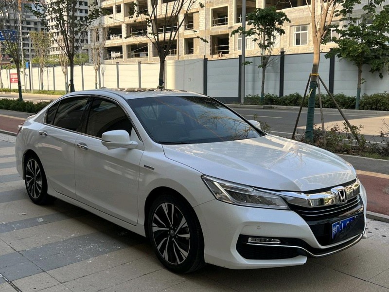 聊城17年本田雅阁3