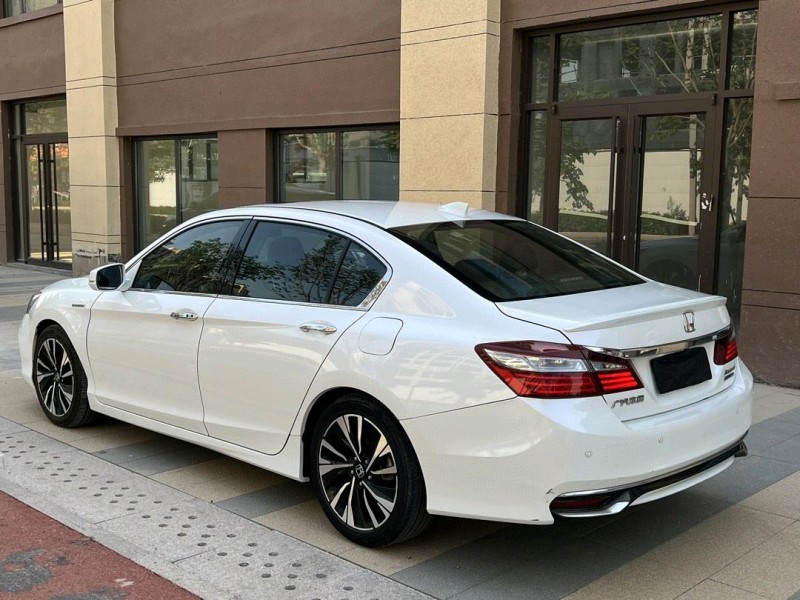 聊城17年本田雅阁4