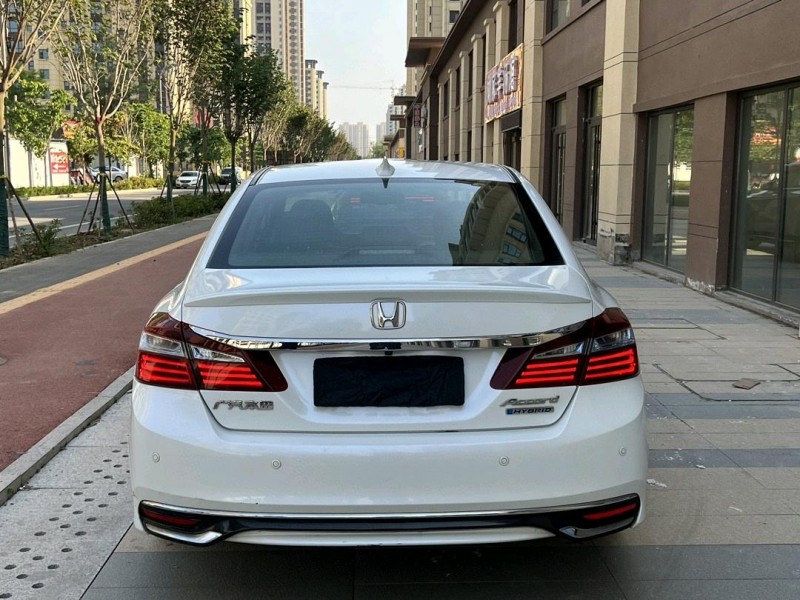 聊城17年本田雅阁7