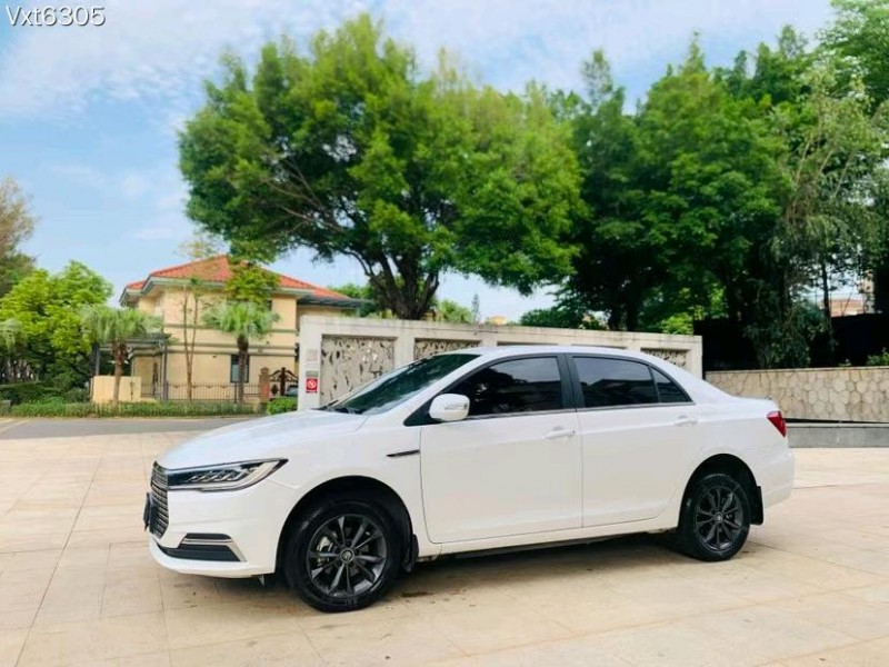 东莞23年比亚迪秦2