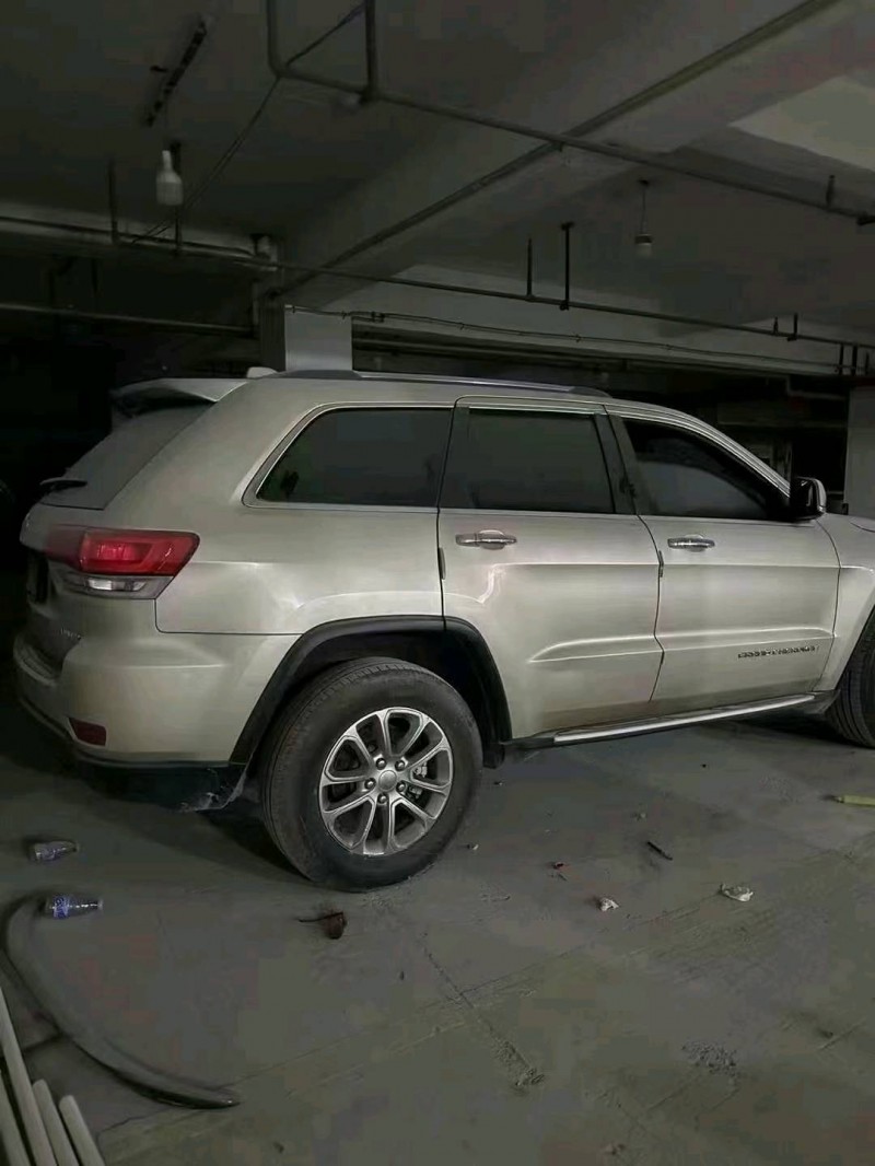 嘉興15年Jeep大切諾基4