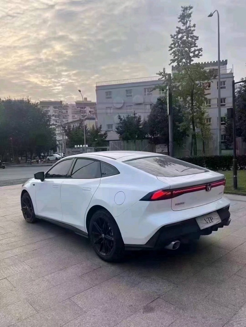 安順23年長安汽車UNI-V8
