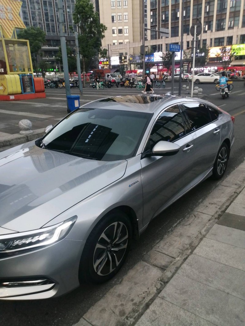 成都19年本田雅阁2