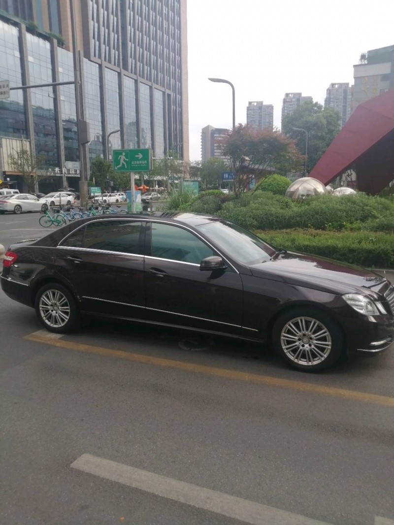 成都12年奔驰E6