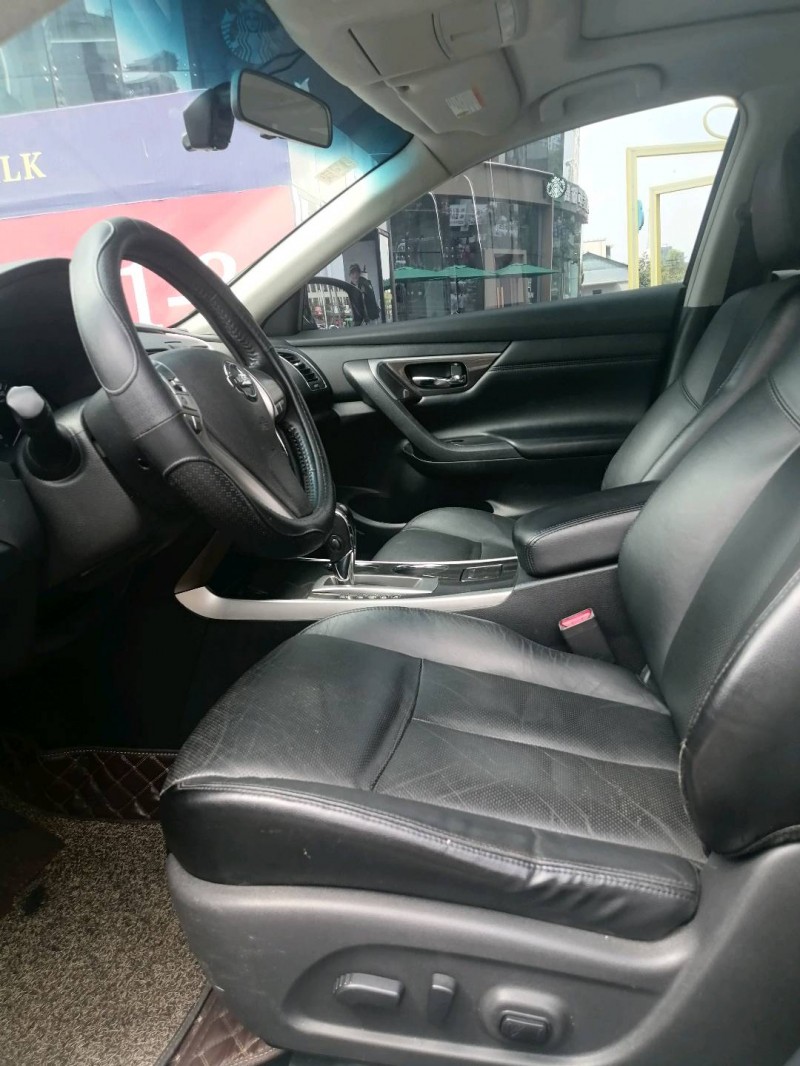 成都15年日产天籁7