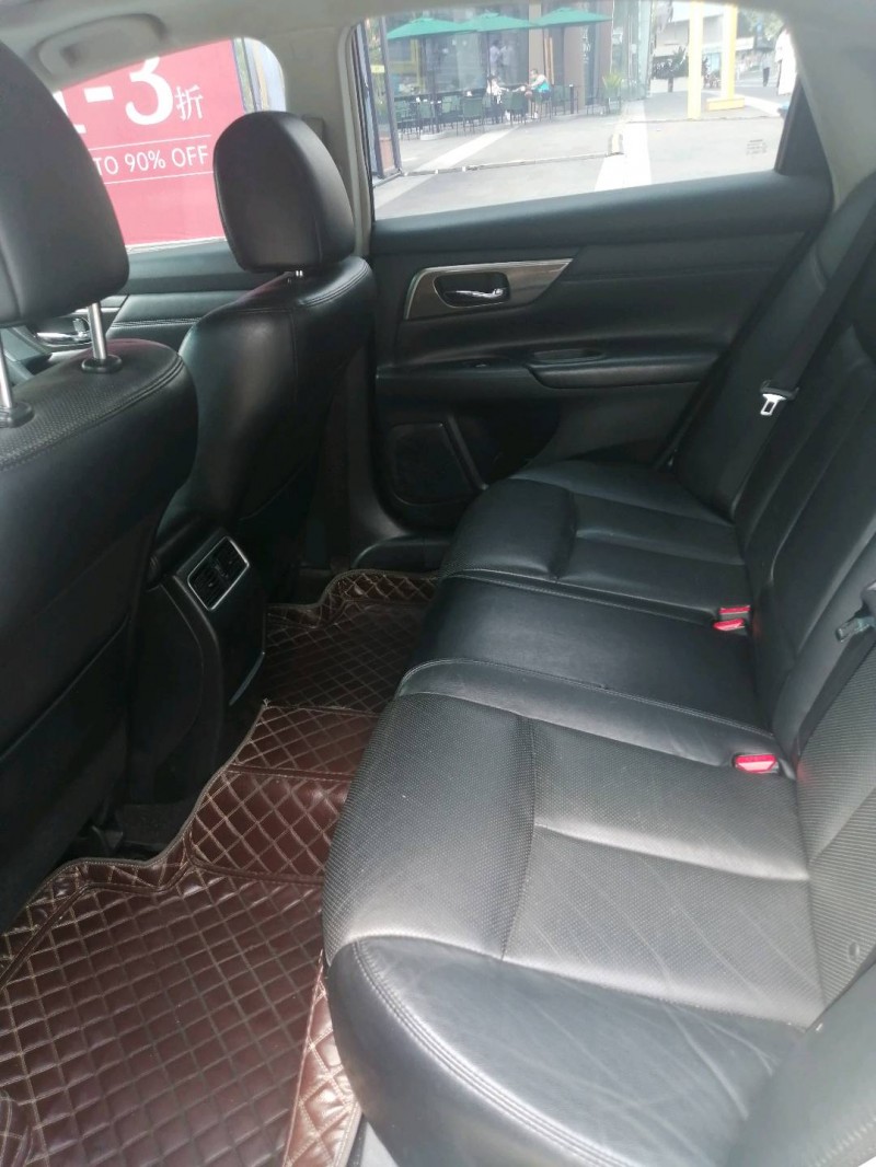 成都15年日产天籁8