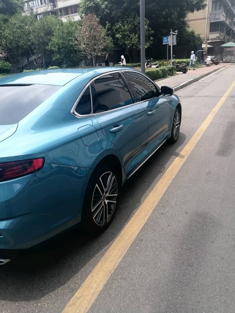 成都21年吉利星瑞5