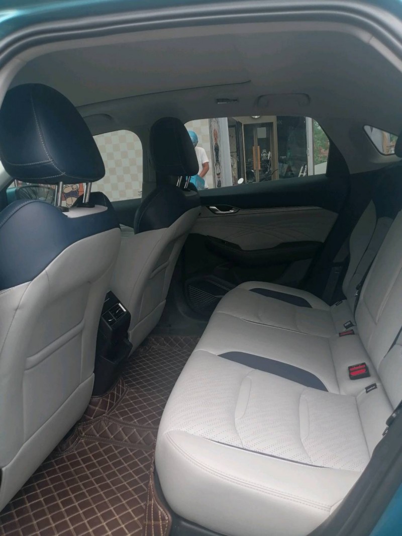 成都21年吉利星瑞8