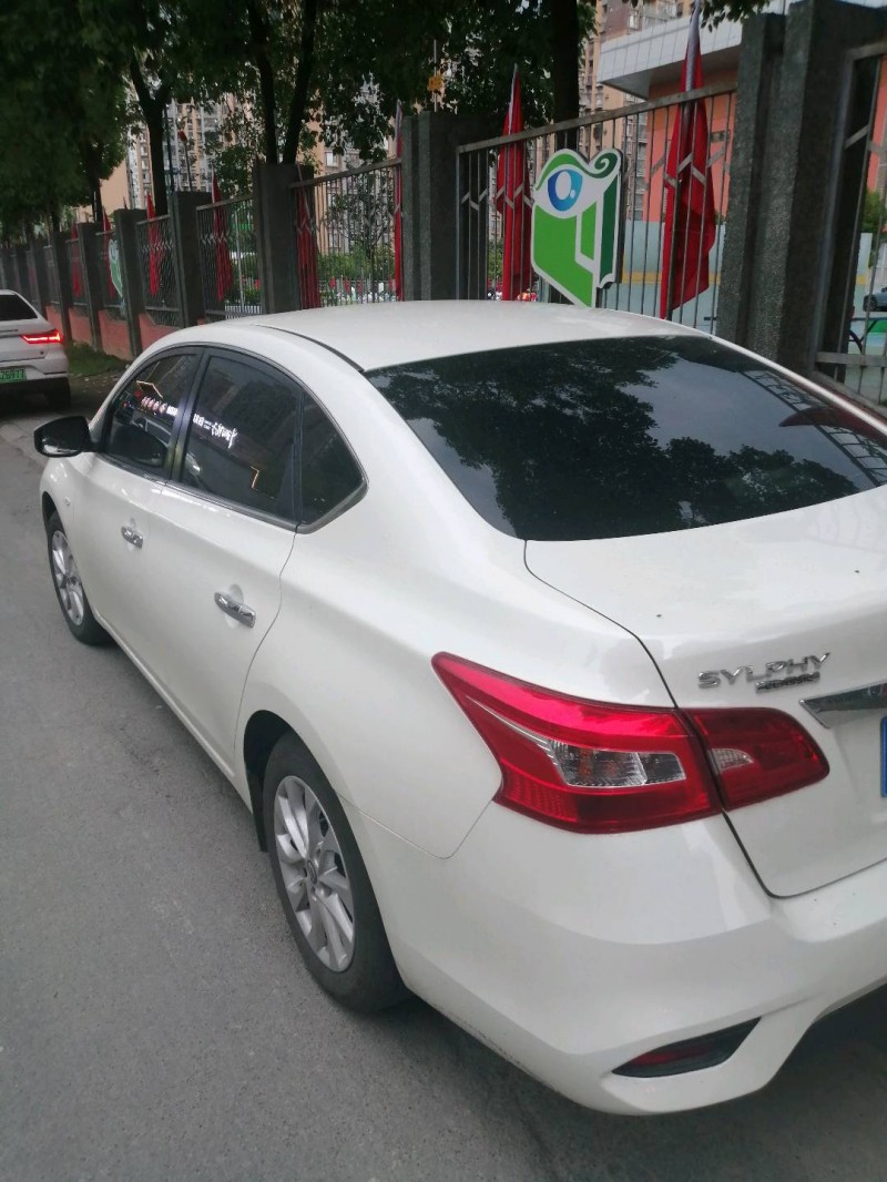 成都23年日产轩逸3