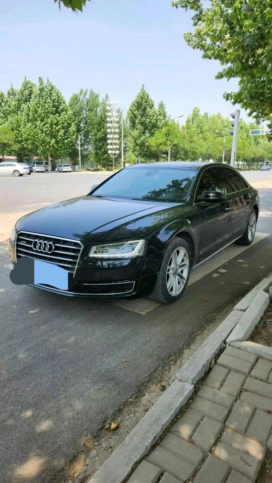 东营17年奥迪A8L3