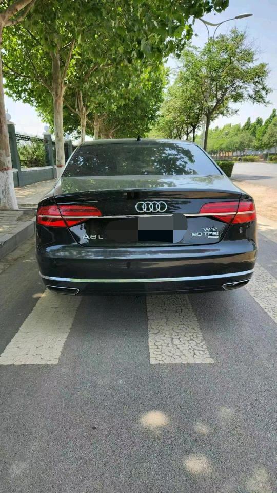东营17年奥迪A8L5
