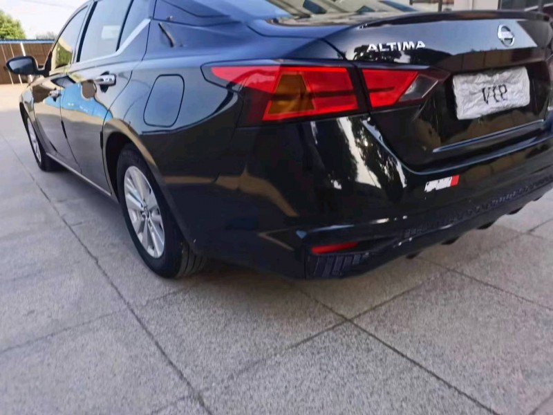 保定20年日产天籁4