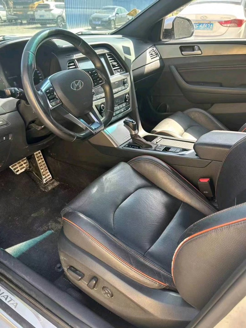 保定16年现代索纳塔九8