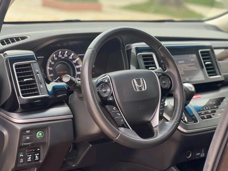 汕头18年本田艾力绅5