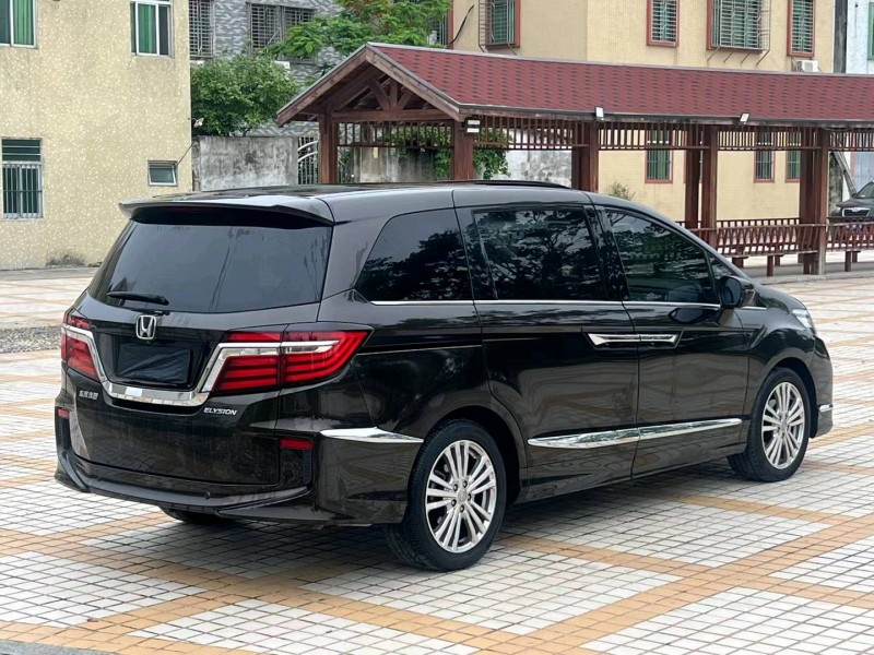 汕头18年本田艾力绅7