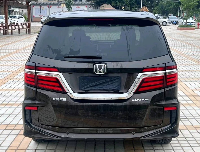 汕头18年本田艾力绅8