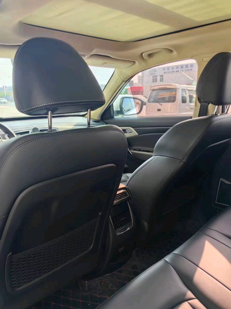 保定19年吉利博越5