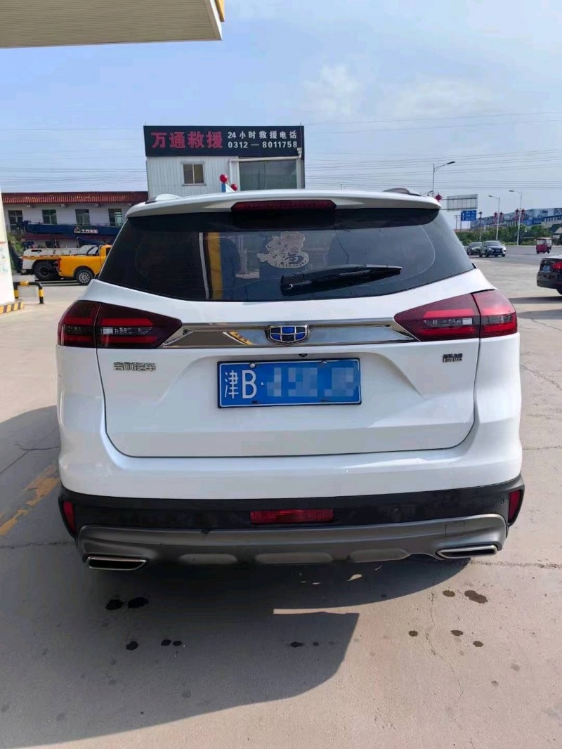保定19年吉利博越8