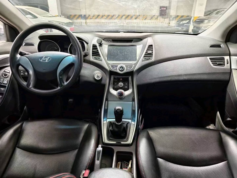 成都16年现代朗动4