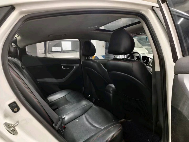 成都16年现代朗动6