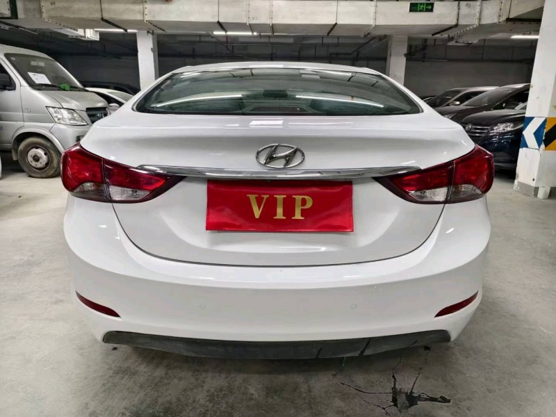 成都16年现代朗动8