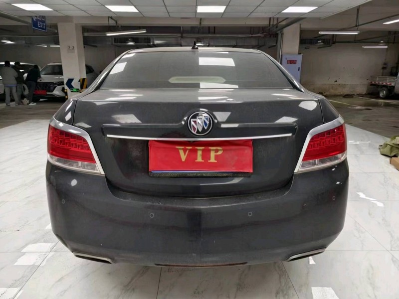 成都11年别克君越7